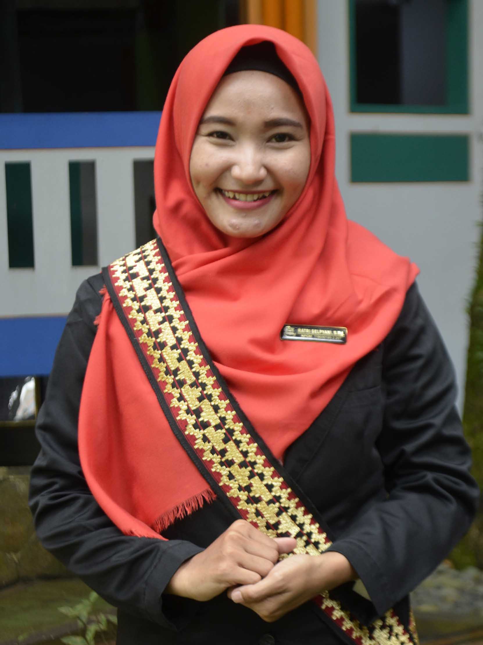 Ratri Selpyani, S.Pd.