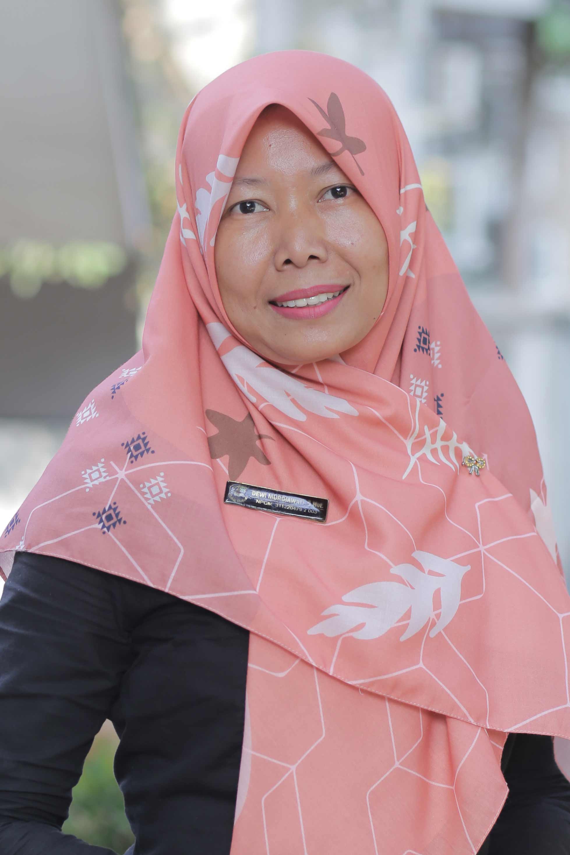 Dewi Murdiawati, S.Hut.
