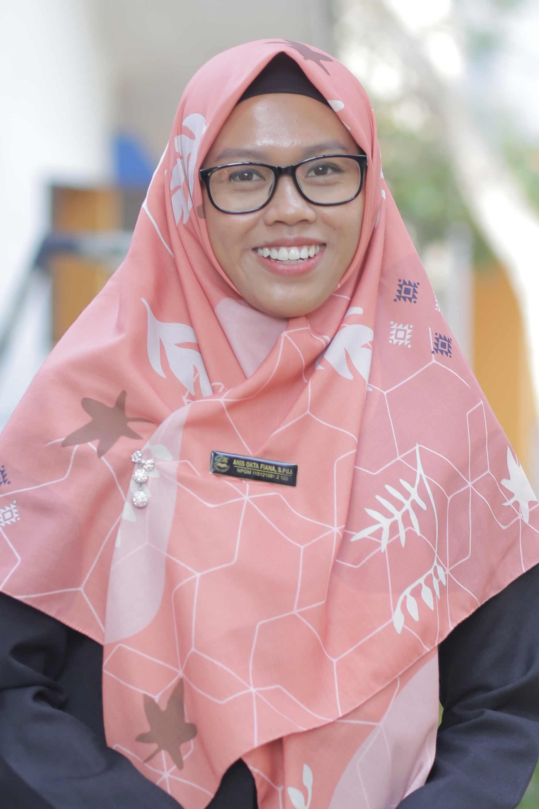Anis Okta Fiana, S.Pd.I.